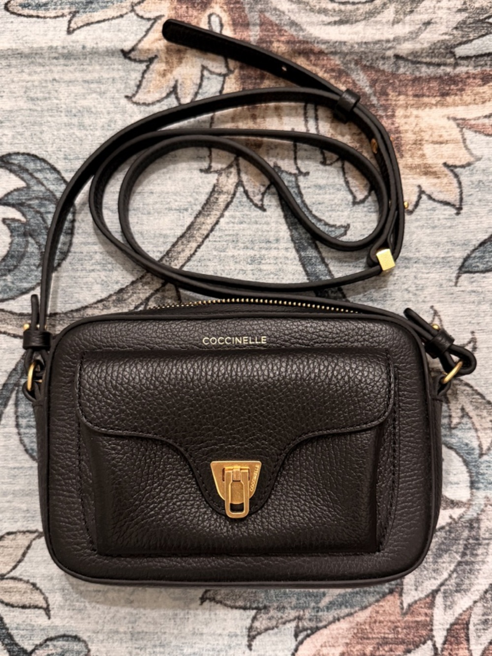 NEW Coccinelle Black Pebbled Leather Crossbody with Gold Hardware smoke/pet free